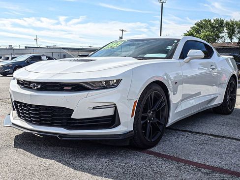 Used 2021 Chevrolet Camaro SS RWD image 3