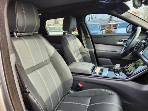 Certified 2022 Land Rover Range Rover Velar R-Dynamic S image 16