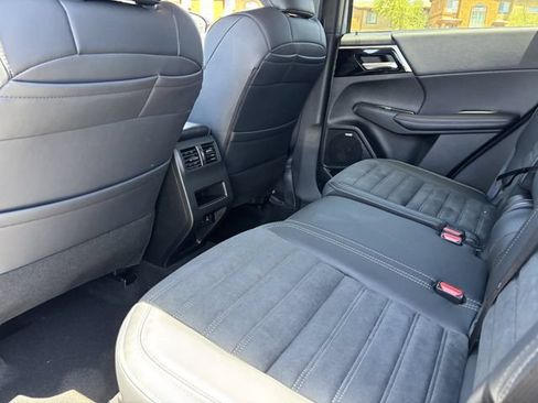 New 2026 Mitsubishi Outlander SE FWD image 6