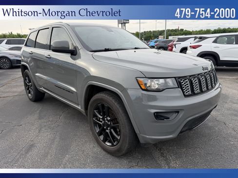 Used 2020 Jeep Grand Cherokee Altitude RWD image 3