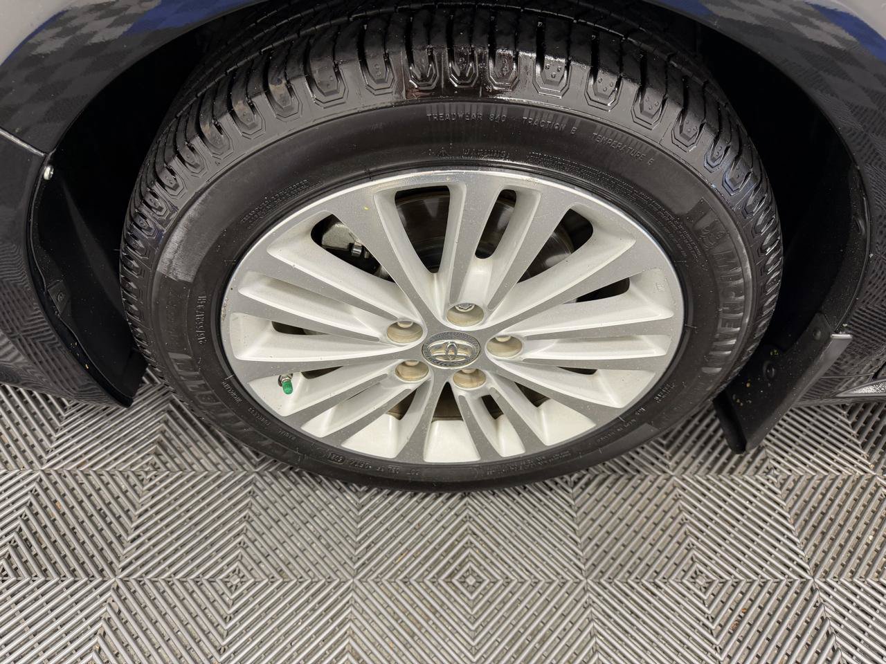 Used 2015 Toyota Avalon XLE Premium FWD image 36