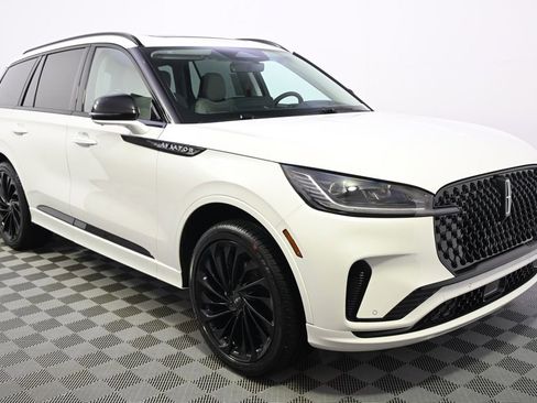 New 2026 Lincoln Aviator Reserve image 8