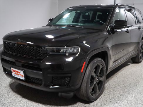 Used 2022 Jeep Grand Cherokee L Laredo image 32