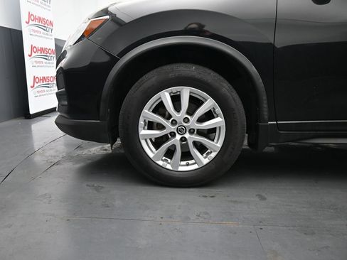 Used 2020 Nissan Rogue SV image 12