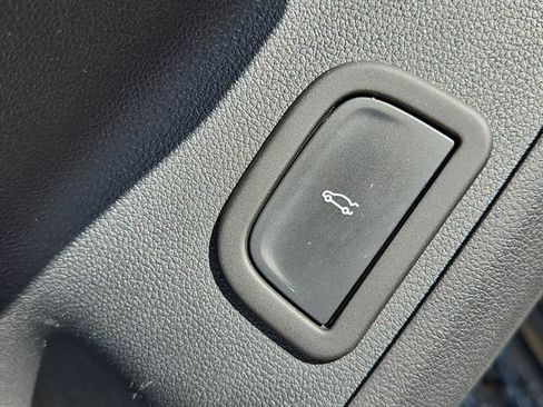 Certified 2024 Chevrolet Traverse LT FWD image 46
