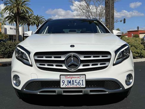 Used 2019 Mercedes-Benz GLA 250 4MATIC w/ Premium Package image 46