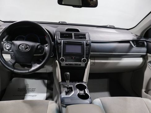 Used 2014 Toyota Camry XLE w/ Leather Package FWD image 18