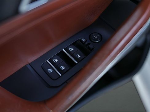 Used 2023 BMW X6 M50i w/ Executive Package image 38