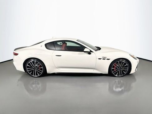 Used 2024 Maserati GranTurismo Trofeo AWD/4WD image 4