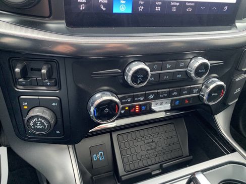 Used 2024 Ford F150 Lariat w/ Equipment Group 502A High image 19