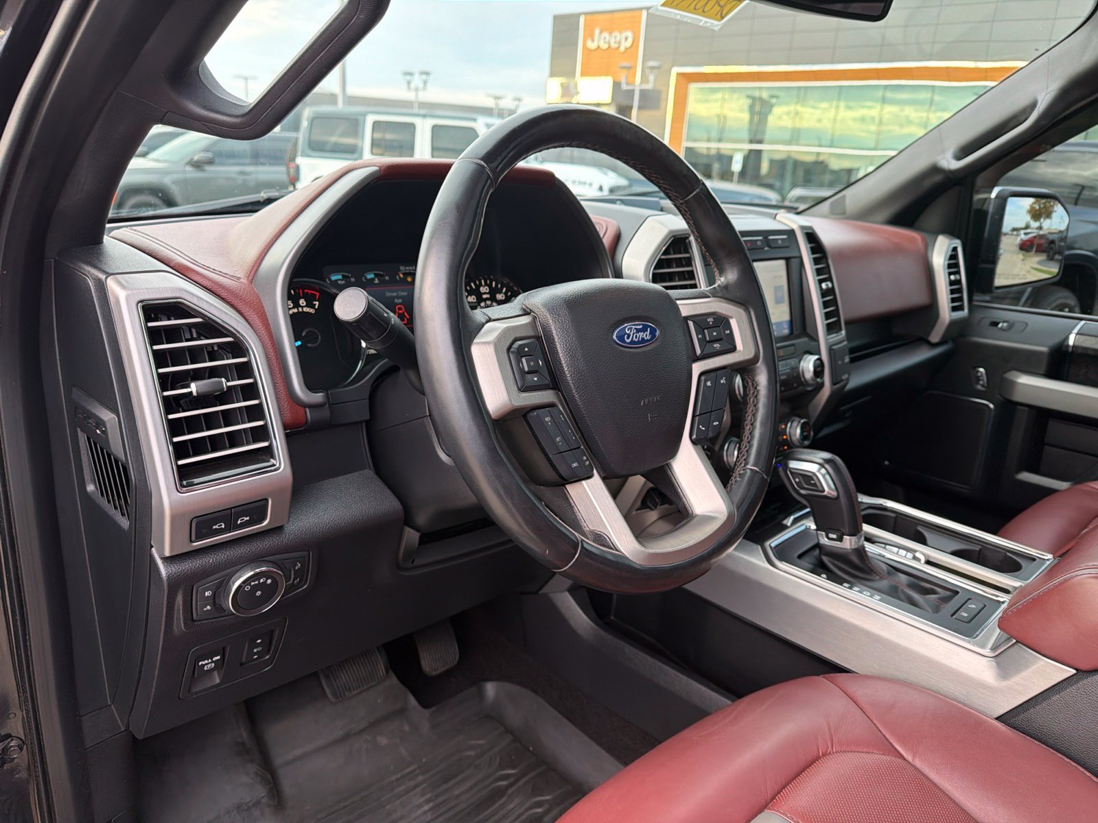 Used 2019 Ford F150 Platinum w/ Equipment Group 701A Luxury AWD/4WD image 11