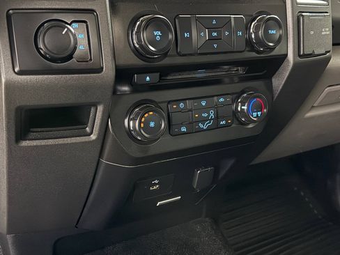 Used 2018 Ford F550 4x4 Regular Cab Super Duty image 49