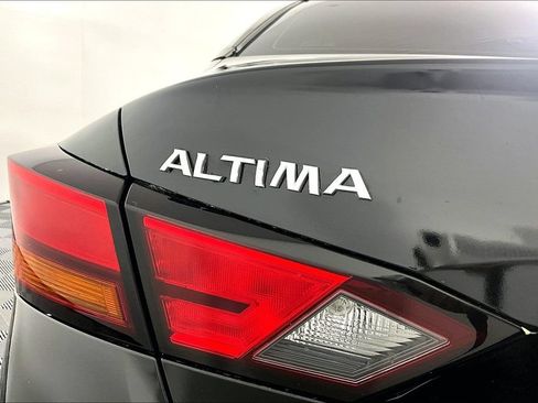 Used 2019 Nissan Altima 2.5 S FWD image 14