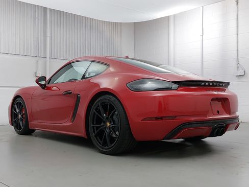 Used 2018 Porsche 718 Cayman GTS image 3