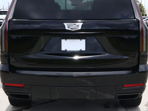 Used 2025 Cadillac Escalade Sport Platinum w/ LPO, Floor Liner Package AWD/4WD image 10