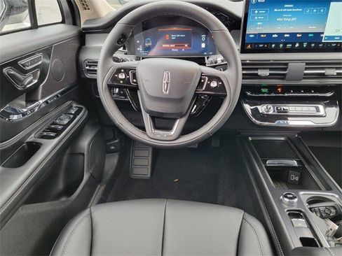 New 2026 Lincoln Corsair Premiere image 30