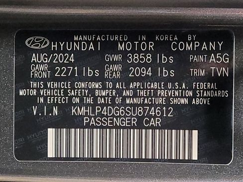 Used 2025 Hyundai Elantra Limited FWD image 33