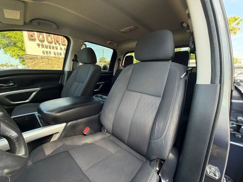 Used 2017 Nissan Titan SV AWD/4WD image 8