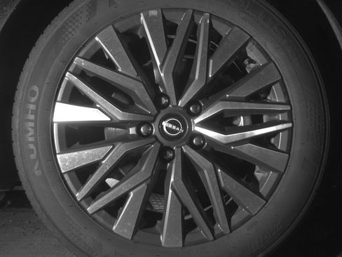 Used 2025 Nissan Altima 2.5 SV image 13