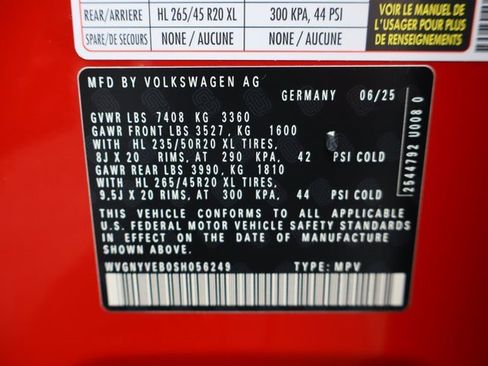 Used 2025 Volkswagen ID. Buzz Pro S Plus image 39