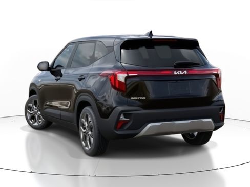 New 2026 Kia Seltos LX image 4