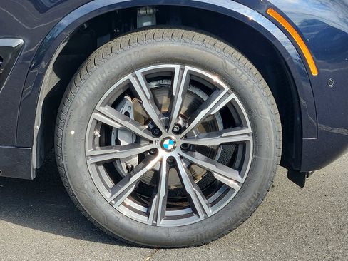 Certified 2024 BMW X5 xDrive40i w/ M Sport Package AWD/4WD image 8