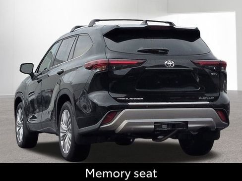 Certified 2026 Toyota Highlander Platinum AWD/4WD image 9