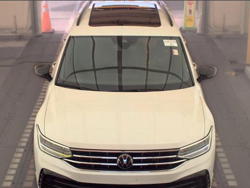 Used 2022 Volkswagen Tiguan SE R-Line FWD image 3