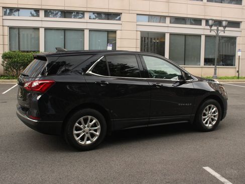 Used 2020 Chevrolet Equinox LT w/ LPO, Floor Liner Package AWD/4WD image 7