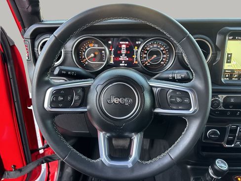 Used 2023 Jeep Wrangler Sahara image 29