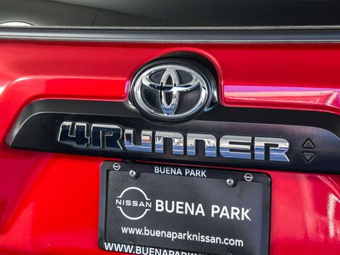 Used 2024 Toyota 4Runner TRD Off-Road Premium image 10