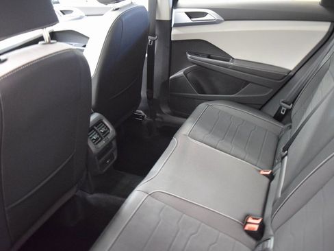 New 2025 Volkswagen Taos SE image 5