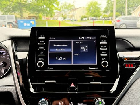 Used 2021 Toyota Camry SE image 42