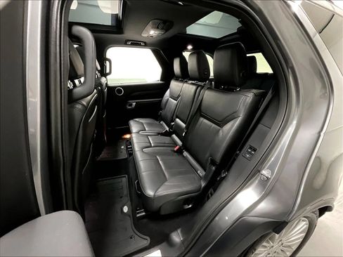 Used 2019 Land Rover Discovery HSE AWD/4WD image 15