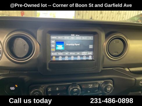 Used 2022 Jeep Gladiator Sport AWD/4WD image 19