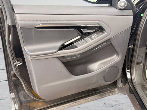 Used 2020 Land Rover Range Rover Evoque SE image 15