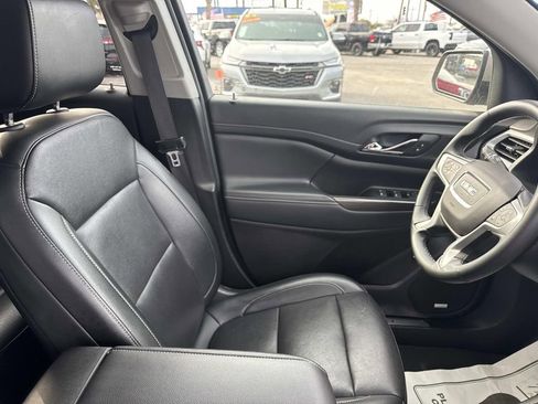 Used 2023 GMC Acadia SLT image 11