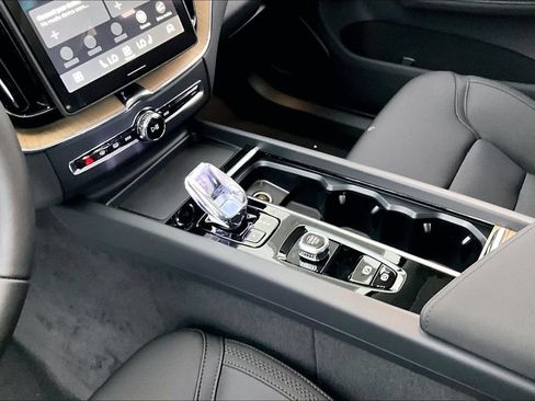 New 2026 Volvo XC60 B5 Core AWD/4WD image 26