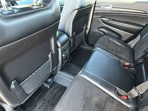 Used 2021 Jeep Grand Cherokee Laredo X image 24