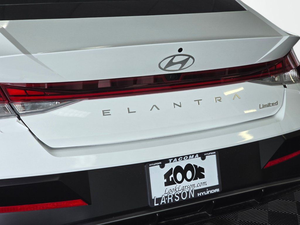 New 2026 Hyundai Elantra Limited FWD image 14