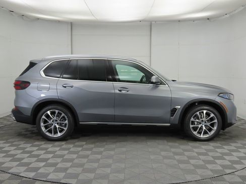 New 2026 BMW X5 sDrive40i w/ Premium Package image 4