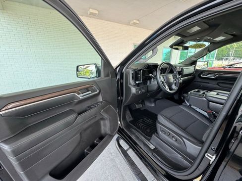 Used 2024 Chevrolet Silverado 1500 LT AWD/4WD image 12