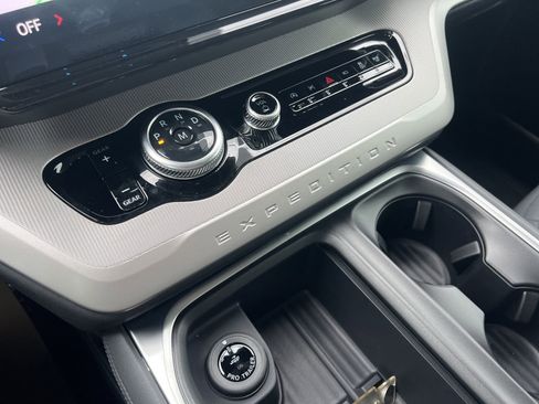 New 2026 Ford Expedition Active RWD image 7