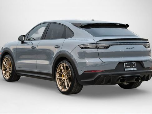 Used 2023 Porsche Cayenne Turbo GT image 8
