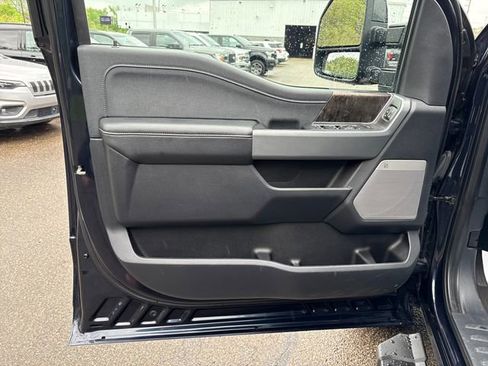 Used 2024 Ford F250 Lariat w/ Black Appearance Package AWD/4WD image 8