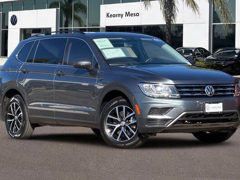 Used 2021 Volkswagen Tiguan SE image 2