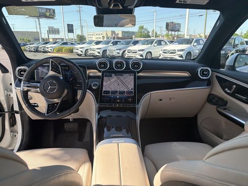 Used 2023 Mercedes-Benz GLC 300 4MATIC image 29