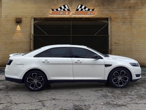 Used 2013 Ford Taurus SHO AWD/4WD image 9