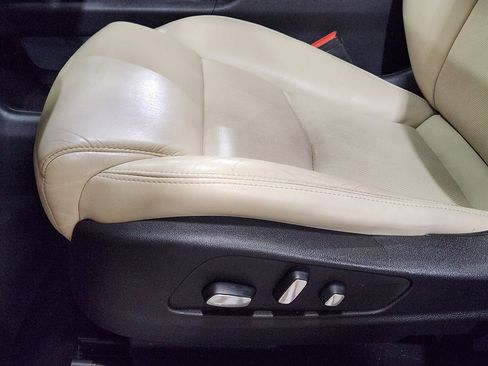 Used 2018 Cadillac XT5 Premium Luxury FWD image 45