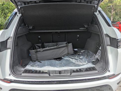 New 2026 Land Rover Range Rover Evoque Dynamic SE image 11